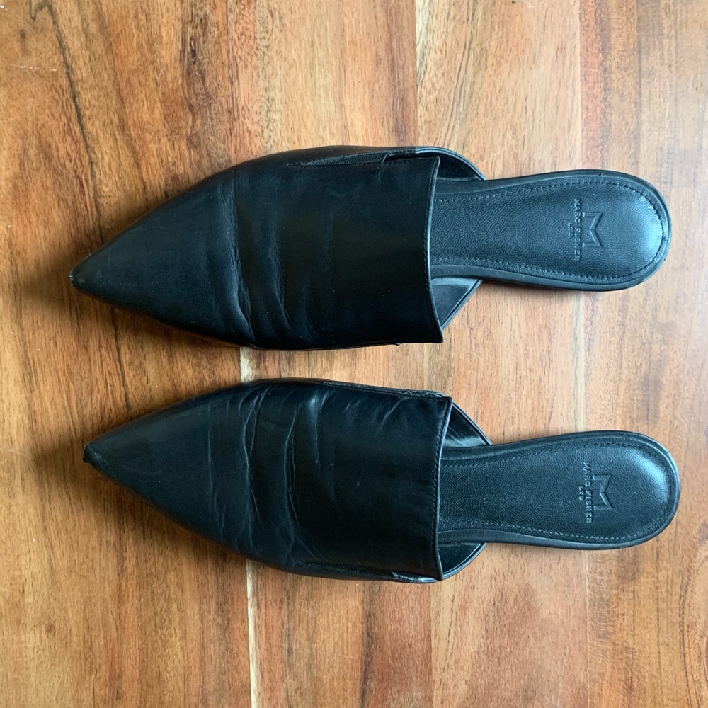 Marc Fisher Shiloh black mule flat slide
